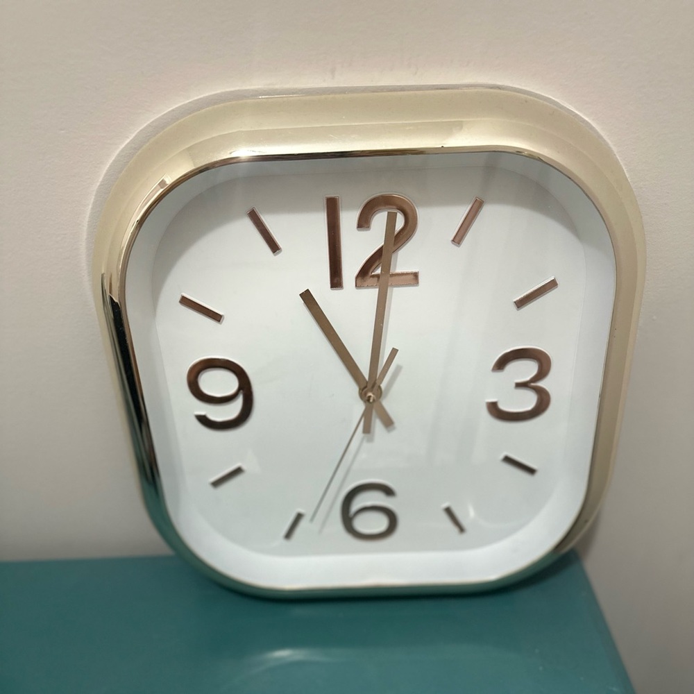 Wall clock